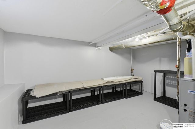 1902 S 14th Street, Omaha, NE 68108