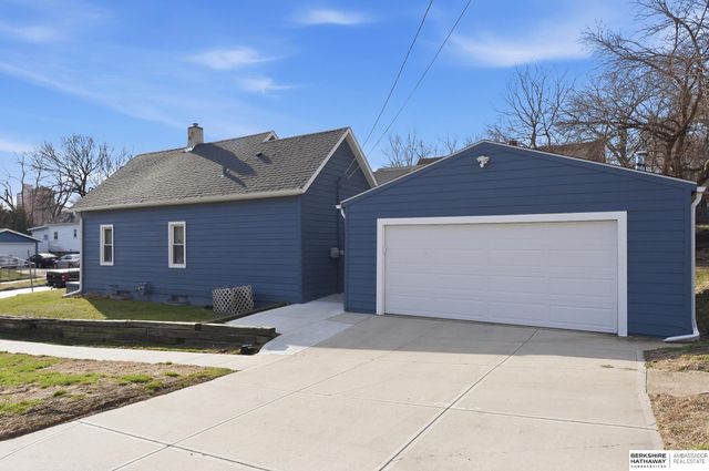 1902 S 14th Street, Omaha, NE 68108