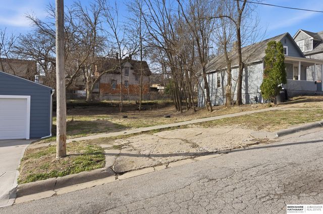 1902 S 14th Street, Omaha, NE 68108