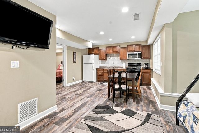 1204 Towne Harbor Court, Woodstock, GA 30189