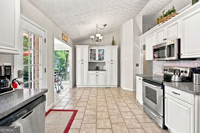 1204 Towne Harbor Court, Woodstock, GA 30189