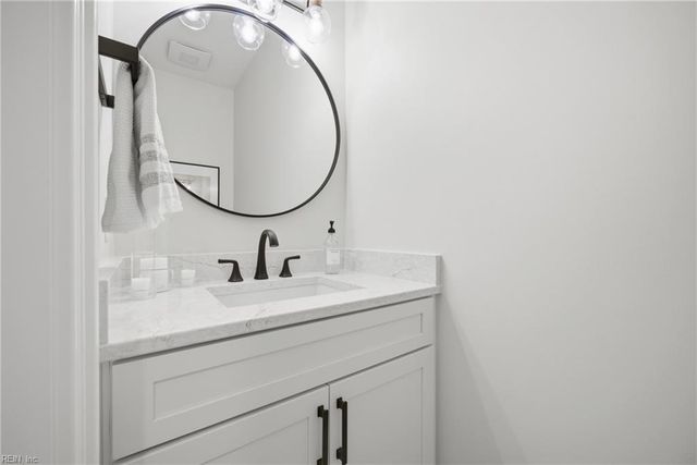 6109 Walkers Ferry LN, Suffolk, VA 23435