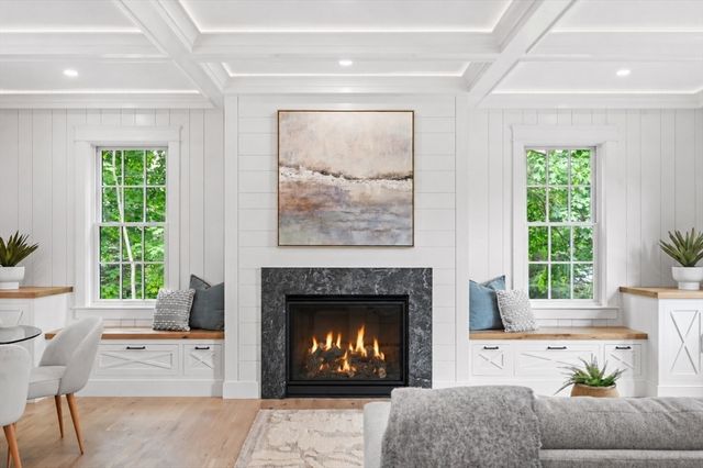 1 Stanley Ave, Newburyport, MA 01950