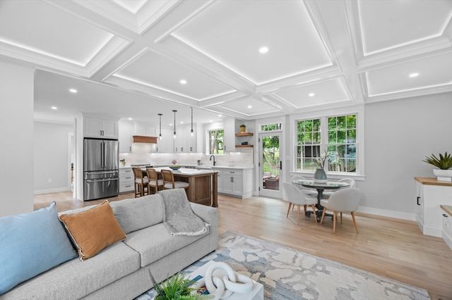 1 Stanley Ave, Newburyport, MA 01950