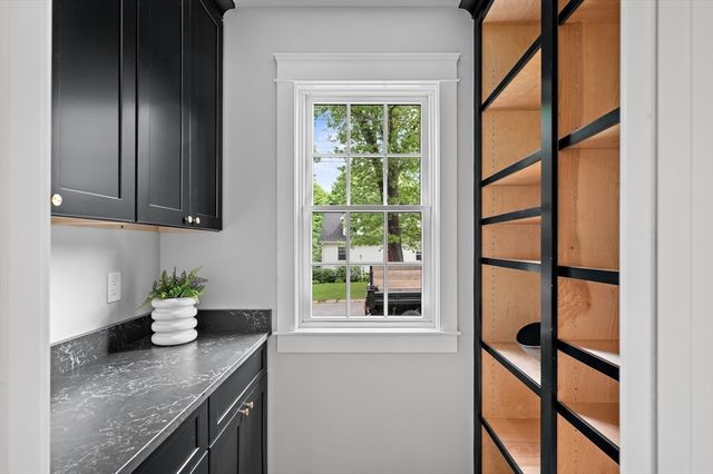1 Stanley Ave, Newburyport, MA 01950