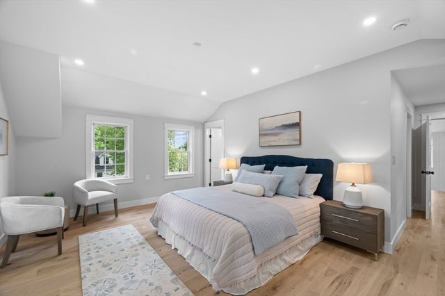 1 Stanley Ave, Newburyport, MA 01950