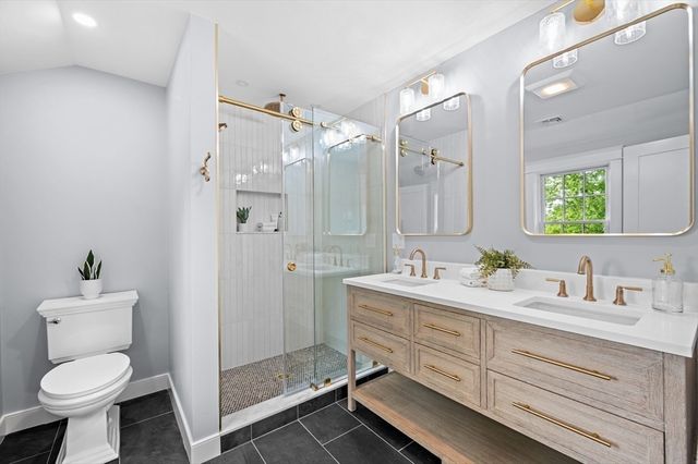 1 Stanley Ave, Newburyport, MA 01950