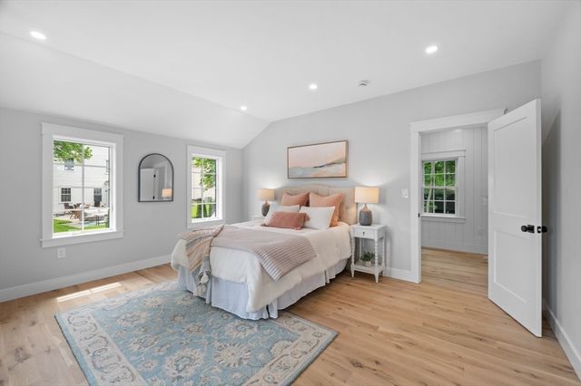 1 Stanley Ave, Newburyport, MA 01950