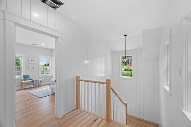 1 Stanley Ave, Newburyport, MA 01950