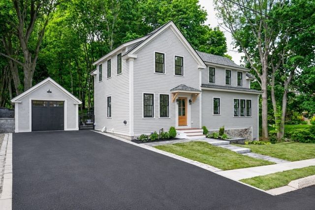 1 Stanley Ave, Newburyport, MA 01950