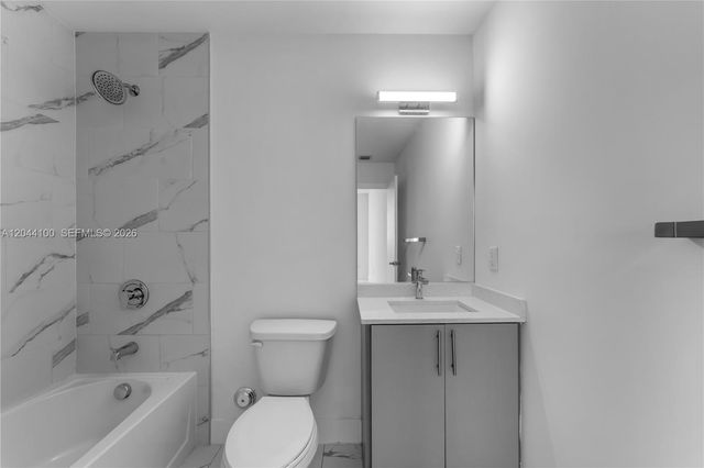 1 Curtiss Pkwy 312, Miami Springs, FL 33166