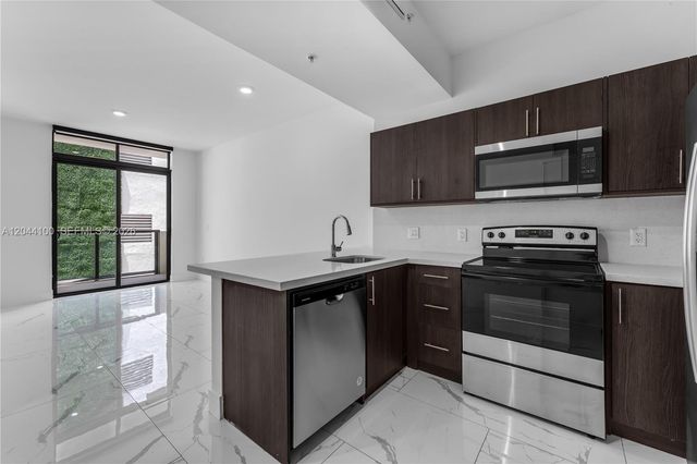 1 Curtiss Pkwy 312, Miami Springs, FL 33166