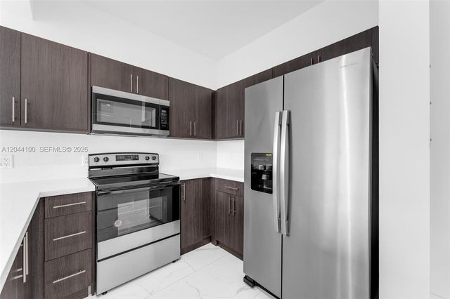 1 Curtiss Pkwy 312, Miami Springs, FL 33166