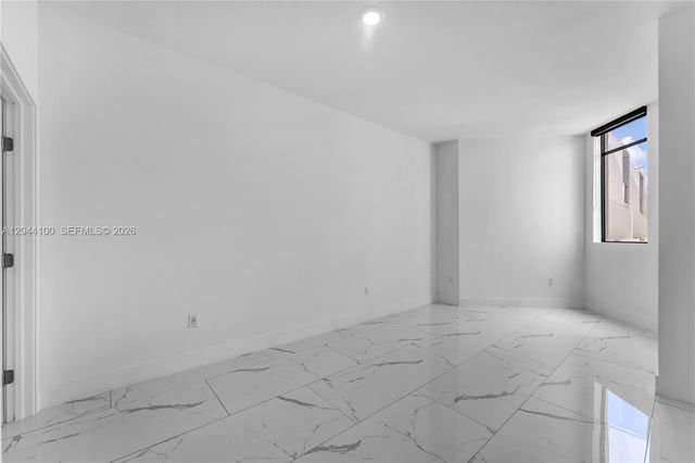 1 Curtiss Pkwy 312, Miami Springs, FL 33166