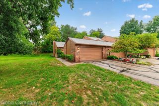 1902 Jenny Lane, Rochester Hills, MI 48309