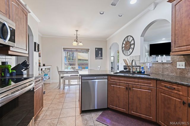 129 HERMITAGE Pass, Wetumpka, AL 36093