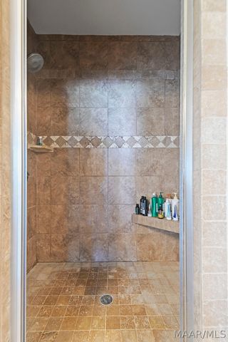 129 HERMITAGE Pass, Wetumpka, AL 36093