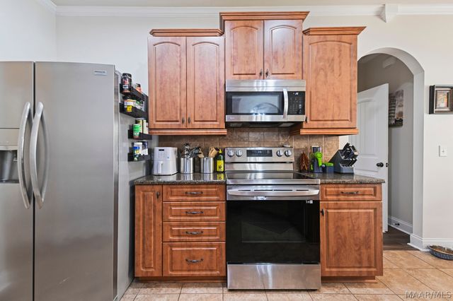 129 HERMITAGE Pass, Wetumpka, AL 36093