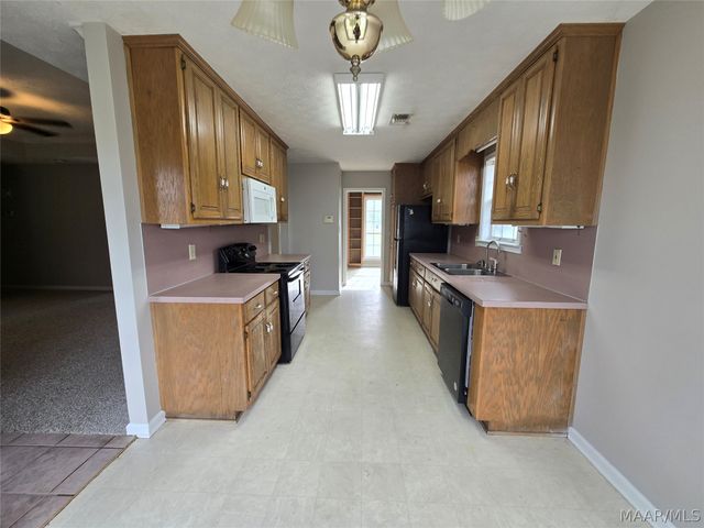 1413 County Road 43 ., Prattville, AL 36067