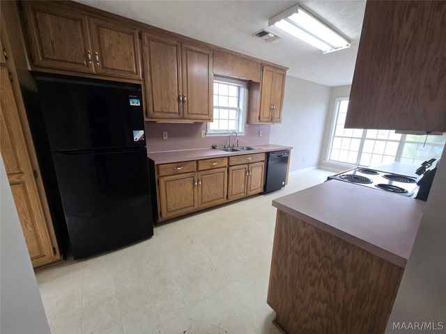 1413 County Road 43 ., Prattville, AL 36067