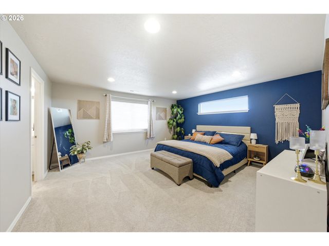 2 GREGORY St, Milton Freewater, OR 97862