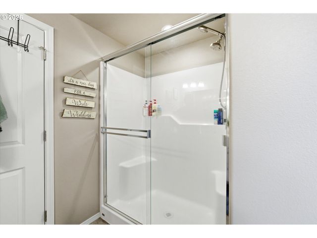 2 GREGORY St, Milton Freewater, OR 97862