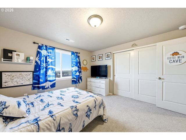 2 GREGORY St, Milton Freewater, OR 97862