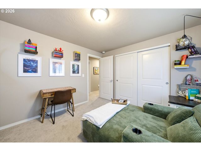 2 GREGORY St, Milton Freewater, OR 97862