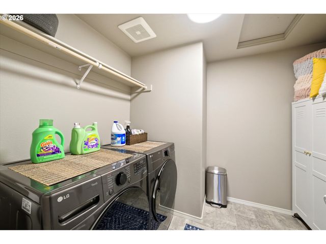 2 GREGORY St, Milton Freewater, OR 97862