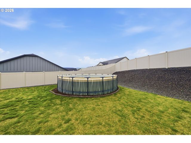 2 GREGORY St, Milton Freewater, OR 97862