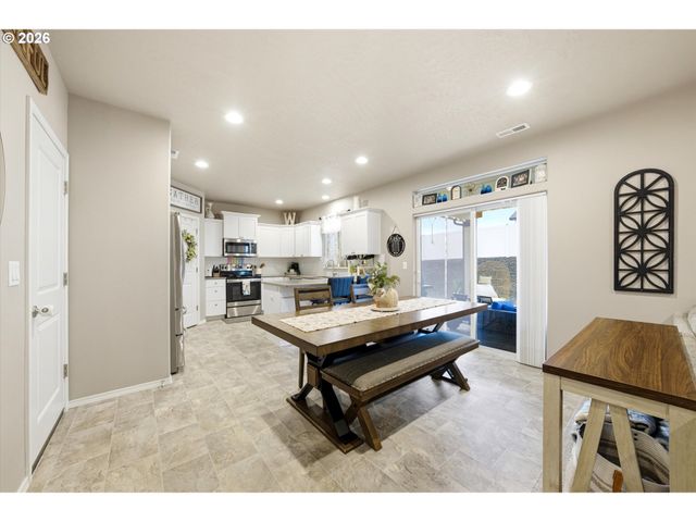 2 GREGORY St, Milton Freewater, OR 97862