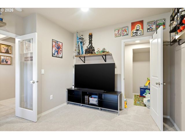 2 GREGORY St, Milton Freewater, OR 97862