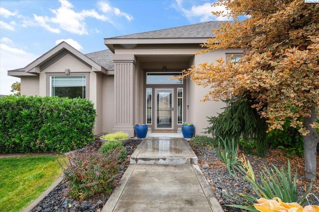 586 Lodi Loop, Richland, WA 99352