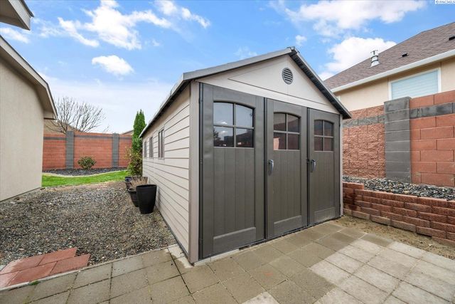 586 Lodi Loop, Richland, WA 99352