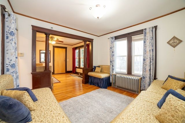 2 Mystic St, Worcester, MA 01607