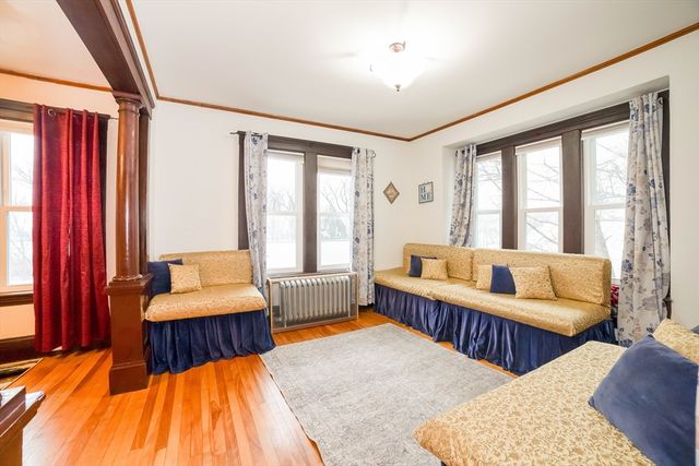 2 Mystic St, Worcester, MA 01607