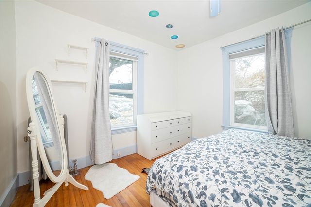 2 Mystic St, Worcester, MA 01607