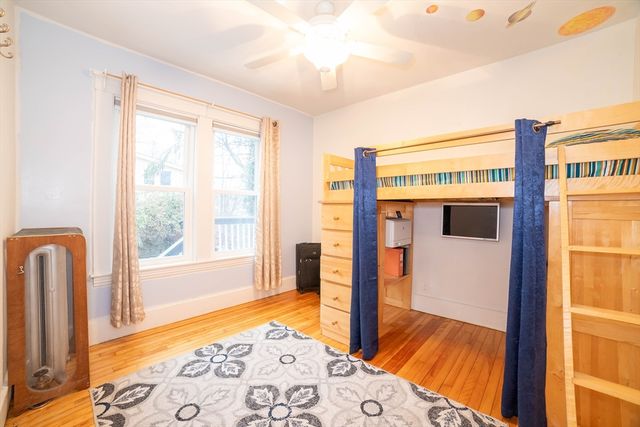 2 Mystic St, Worcester, MA 01607