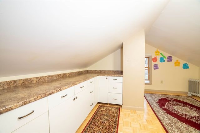 2 Mystic St, Worcester, MA 01607