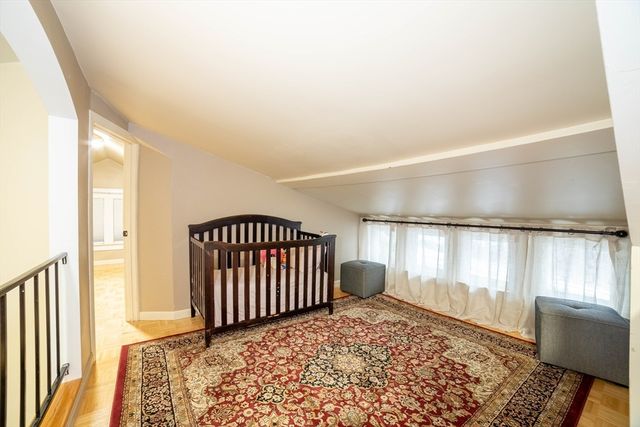 2 Mystic St, Worcester, MA 01607