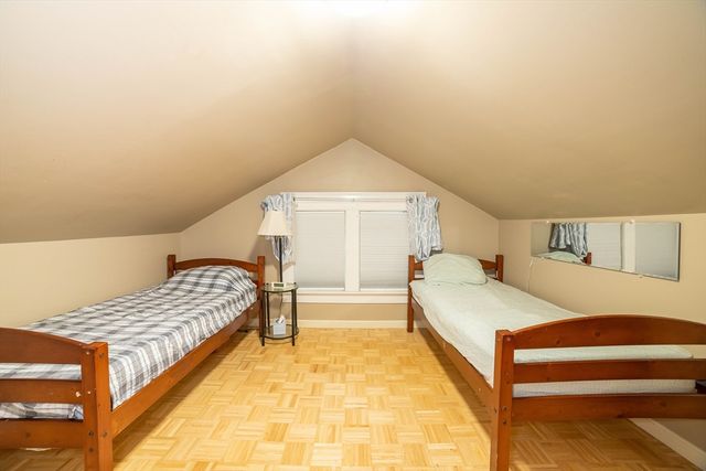 2 Mystic St, Worcester, MA 01607