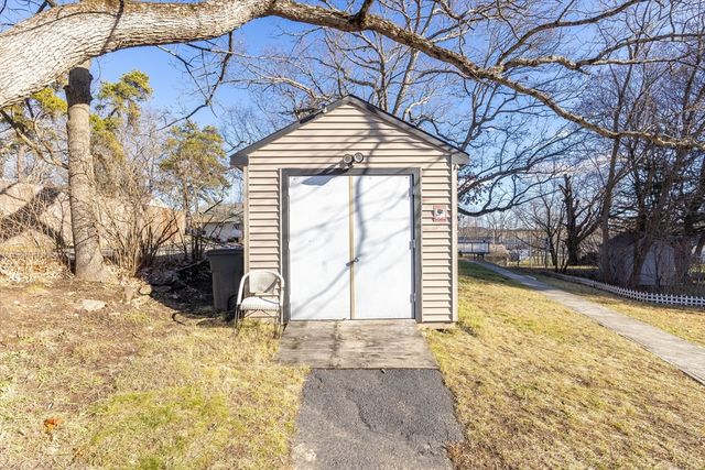 2 Mystic St, Worcester, MA 01607