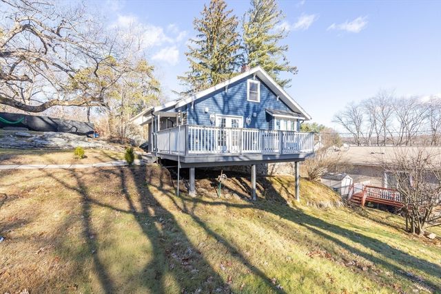 2 Mystic St, Worcester, MA 01607