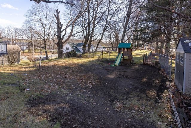 2 Mystic St, Worcester, MA 01607