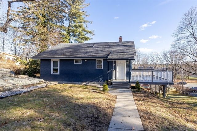 2 Mystic St, Worcester, MA 01607