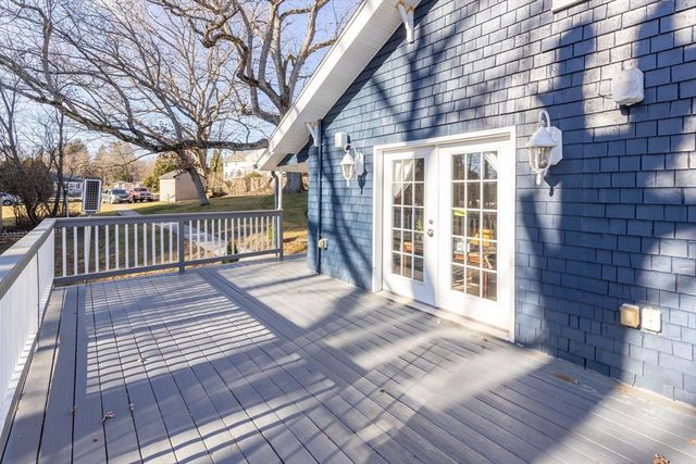 2 Mystic St, Worcester, MA 01607