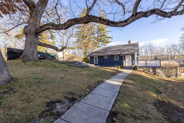 2 Mystic St, Worcester, MA 01607