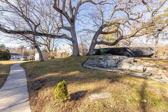 2 Mystic St, Worcester, MA 01607