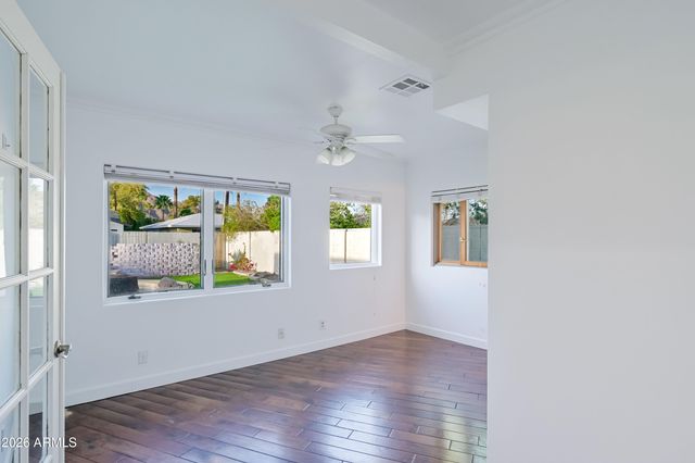 5328 E PINCHOT Avenue, Phoenix, AZ 85018