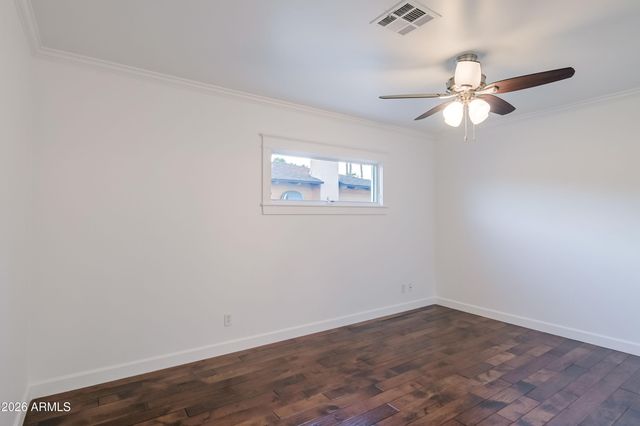 5328 E PINCHOT Avenue, Phoenix, AZ 85018